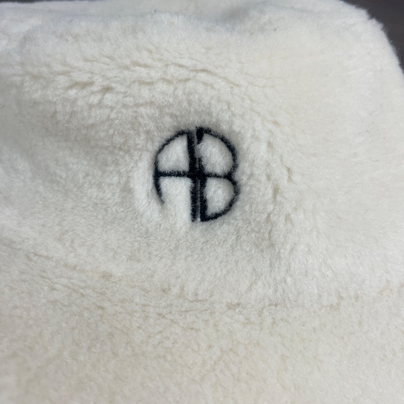 Annie Bing -White Fuzzy Bucket Hat with Embroidered Logo – Super Soft - Picture 2 of 2